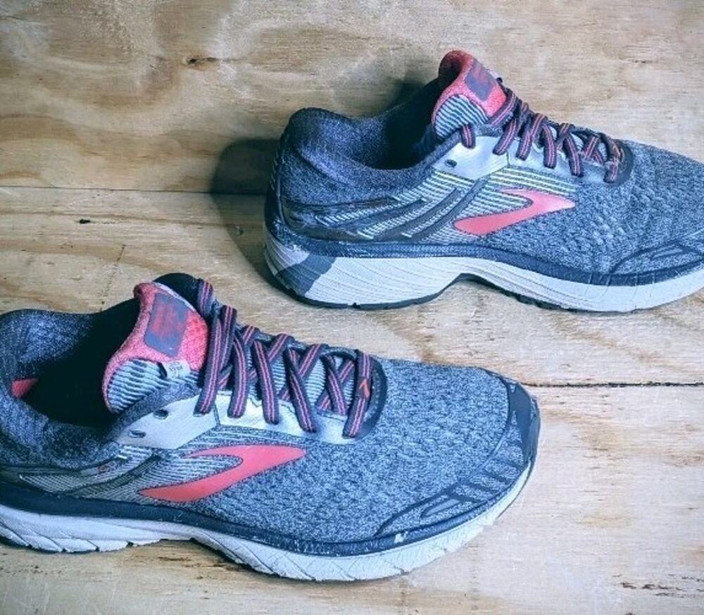 Brooks Adrenaline GTS 18 Women’s Running Shoes Size 7 Grey Pink Athletic